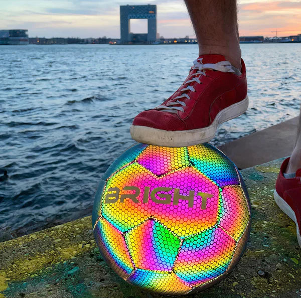 GlowBall™ – “El balón que ilumina tu juego”
